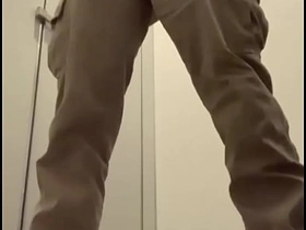 和式トイレで立ちオナ射精 japanese gay porn model