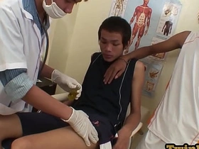 Asia twink cums after 3way sex and oral with doctors yn chinese gay porn