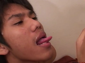 Cocksucking Asian twinks have bareback duo before pissing gay chinese oil massage porn
