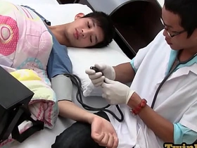 Examined Asia twink shoots cum while barebacked by medic japan gay porn time freeze